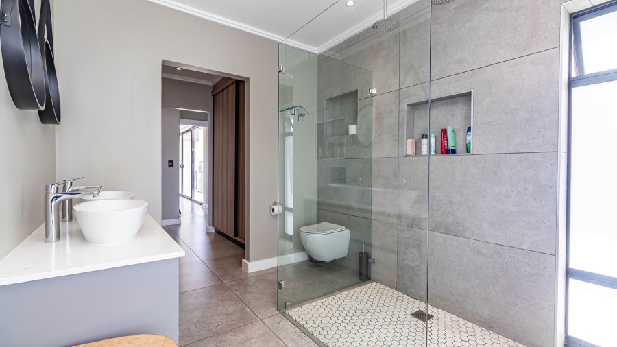 4 Bedroom Property for Sale in Le Grand Golf Estate Western Cape